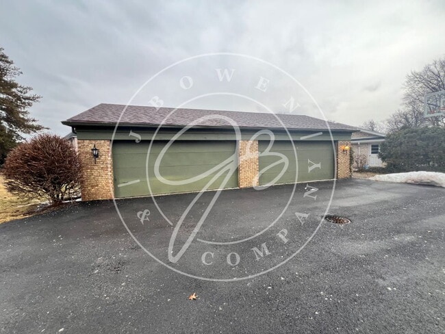 Photo - 4042 Newcastle Dr