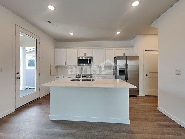 Photo - 5102 Turnstone St SE