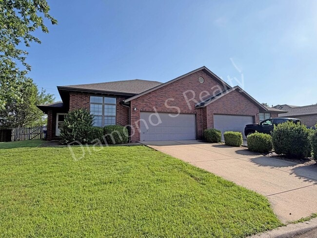 Building Photo - Beautiful All Brick Home Available!