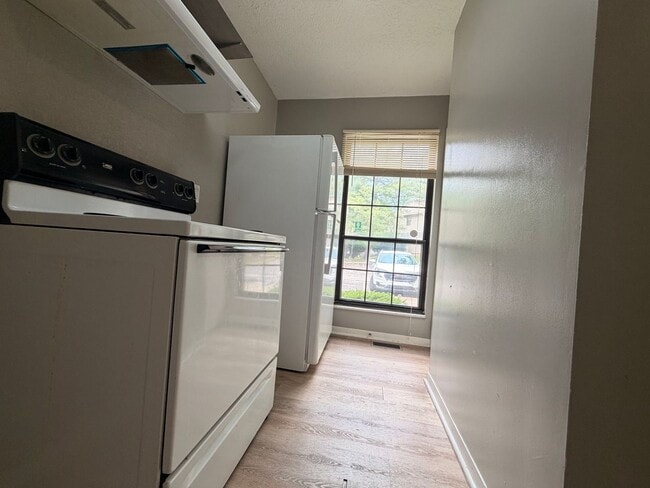 Photo - Great 3 bed 2.5 Bath on South Side of Bloomington!