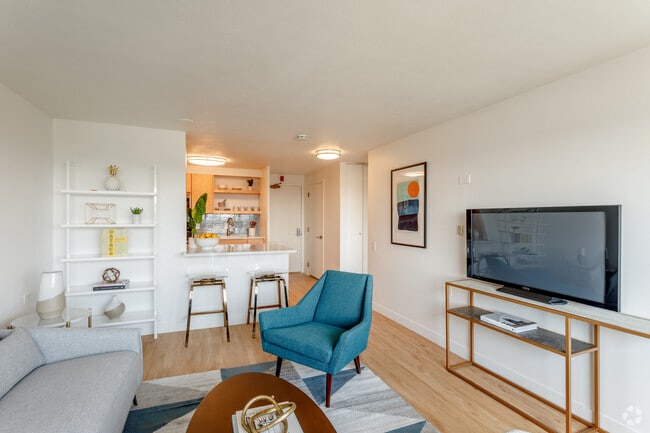 1BR, 1BA - 550 SF