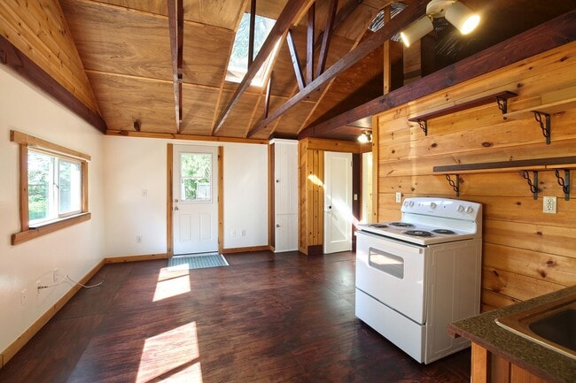 Photo - Cozy Cabin on Camano!~