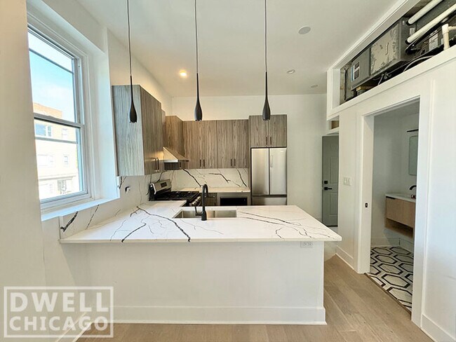 Photo - 1236 W Hubbard St Unidad 3N