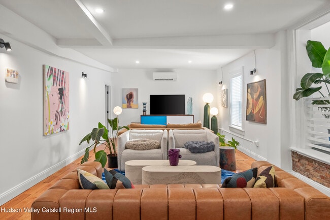 Photo - 417 Warren St