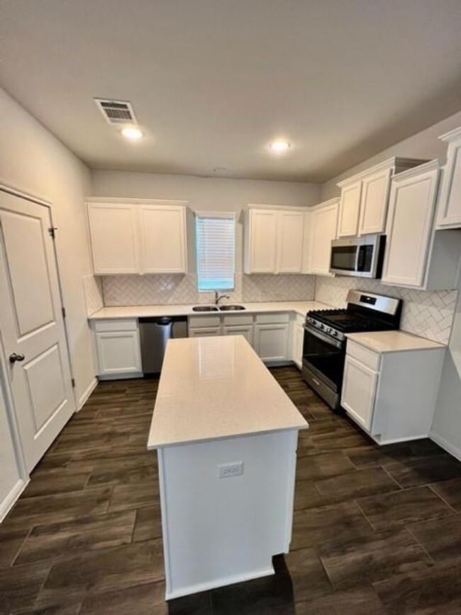 Photo - 17911 Orchidea Way