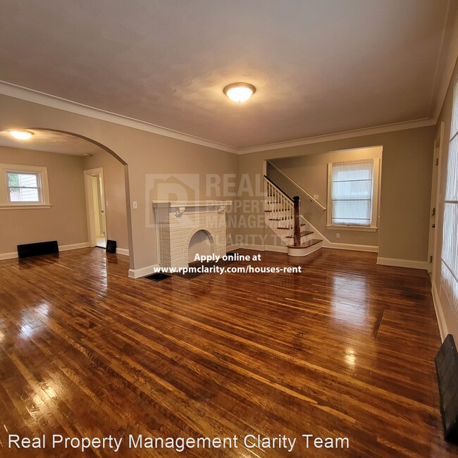 Photo - 3 br, 1.5 bath House - 2041 Perth St
