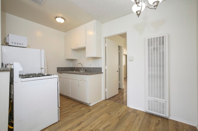 Photo - 12456 Culver Blvd