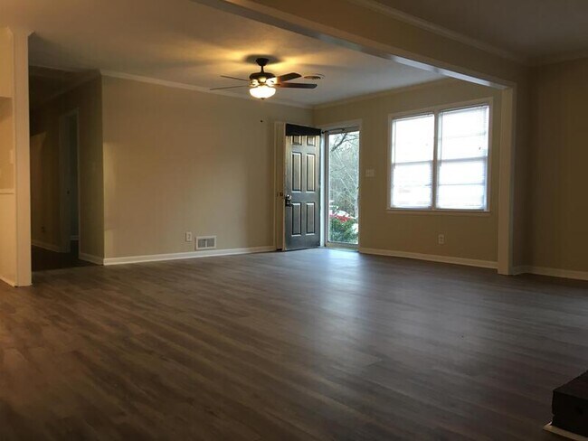 Photo - 183 N 5th Ave