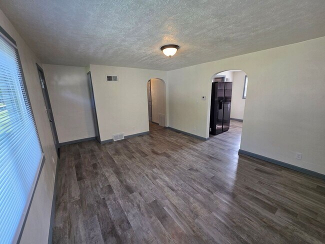 753 Appleton Rd