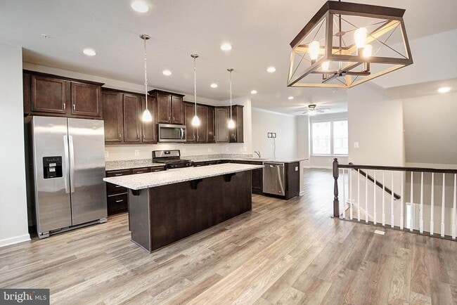 Building Photo - 304 Spring Bank Way