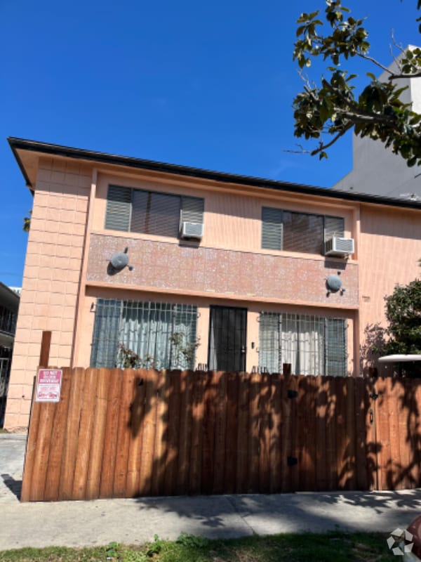Building Photo - 5743 La Mirada Ave Rental