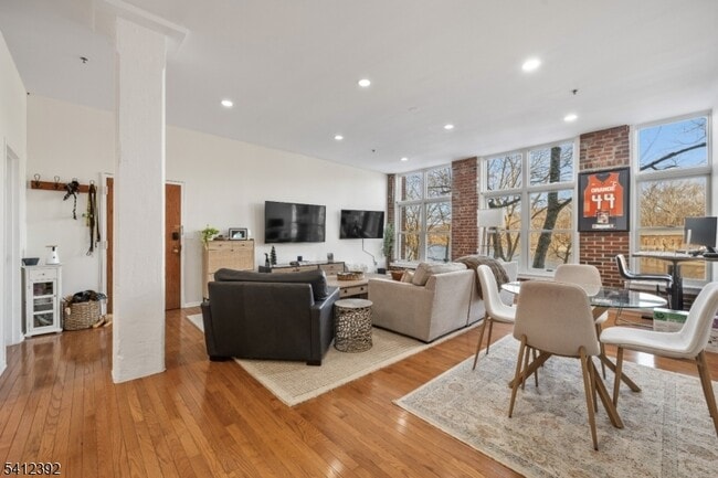 Photo - 262 Main St Unit 107