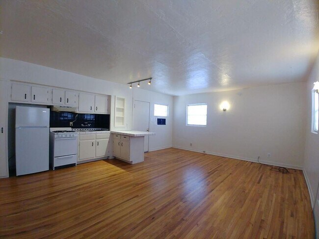 Photo - 420 14th St NW Unit A