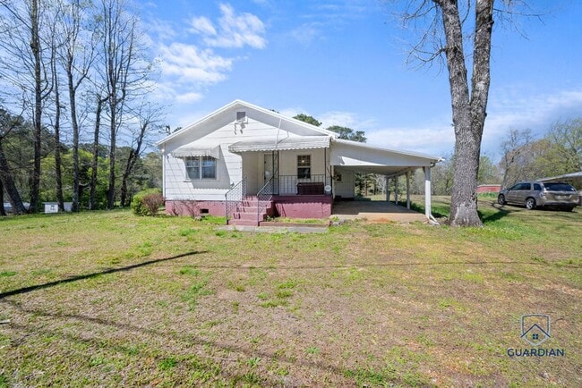 Building Photo - 3 bedrooms, 1.5 bath on large lot in North... Rental