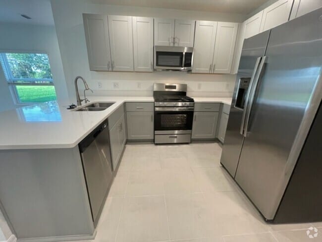 Building Photo - Newly developed Lakefront 3B/2B home in Ea...