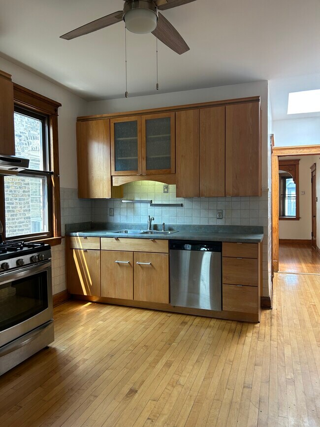 Photo - 2113 N Springfield Ave Unit 2
