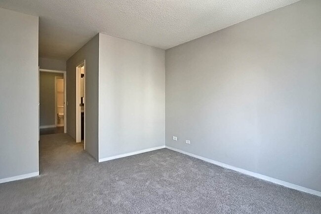 Photo - 67 W Huron St
