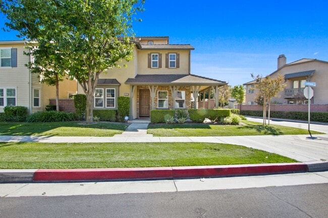 Photo - Coming Soon! Stunning 3 level 3/2.5 home l...