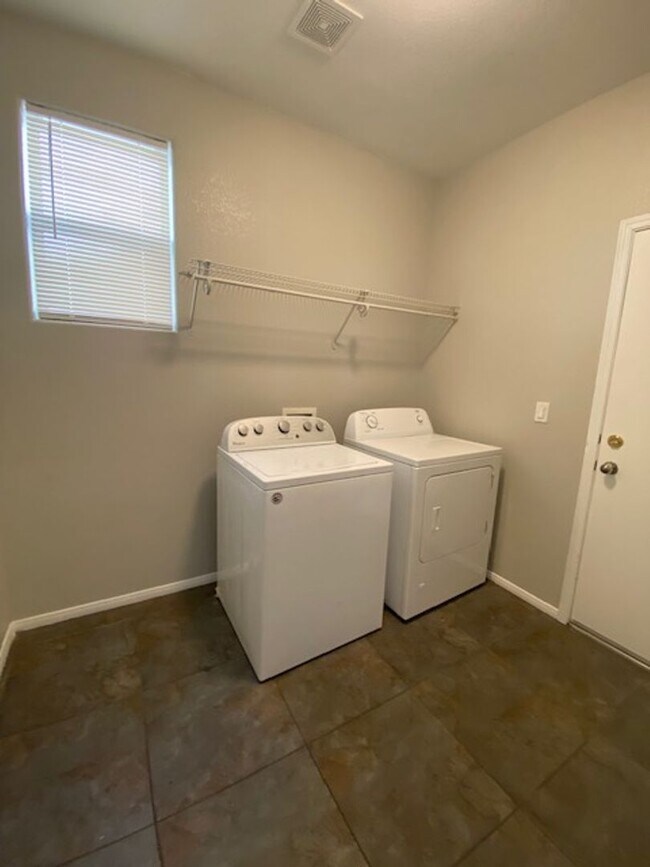 Photo - Southern Highlands 4 Bedroom- Single Famil...