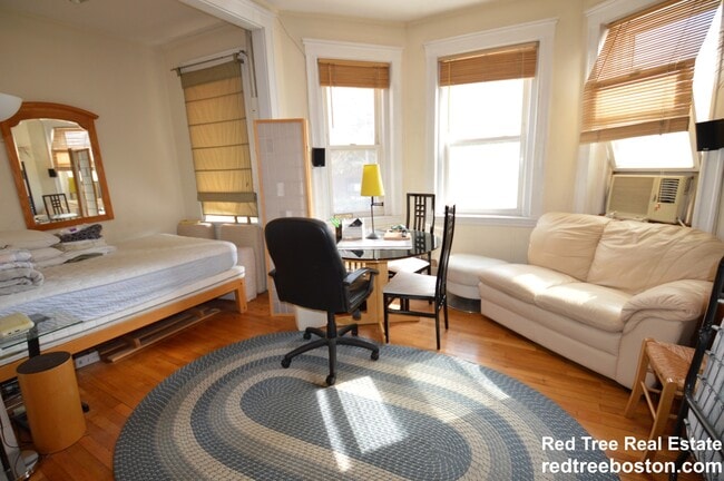 Building Photo - 319 Allston St Unit 3 Rental