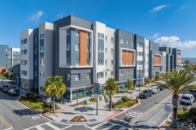 Building Photo - Columba Apartments