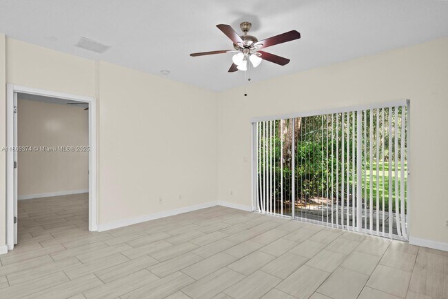 Photo - 2700 Creekside Dr