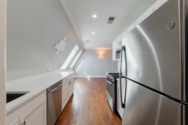 Photo - 4938 S Drexel Blvd Unit 310