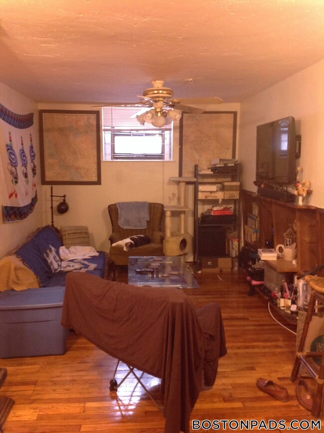 Building Photo - 58 Queensberry St