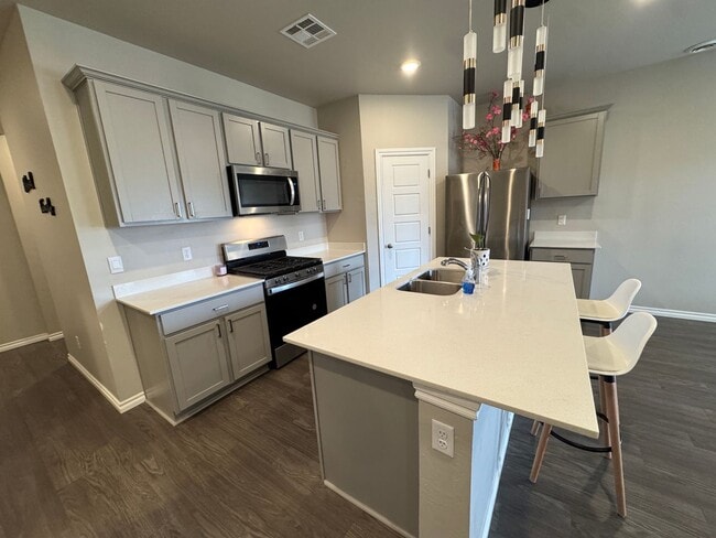 Photo - 2023 Yukon Beautiful Home