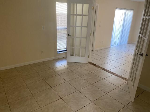 Photo - 643 Executive Center Dr Unit Q-105