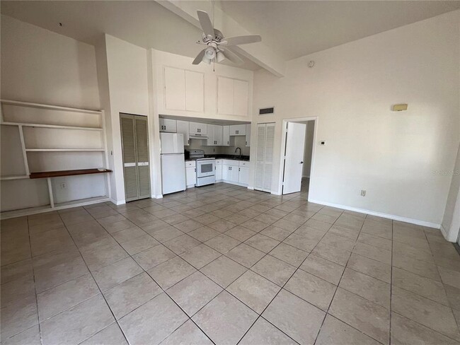 Photo - 215 Goldstein St