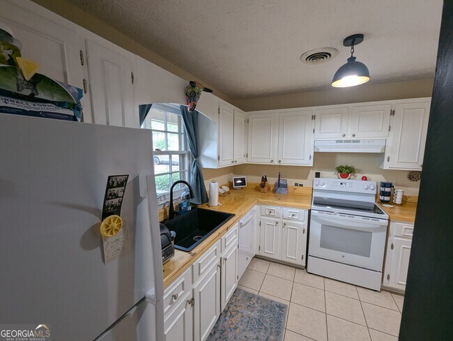 Photo - 135 Dennis Dr Unit APT 5