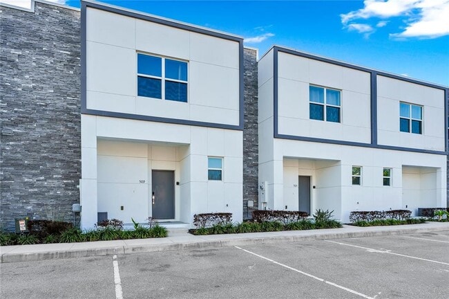 Building Photo - 509 Famagusta Dr