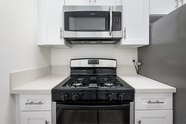 Photo - E Street Apartments
