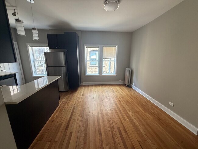 Photo - 836 E 53rd St Unit 3N