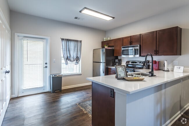 3BR, 3BA - 1,400SF - Kitchen