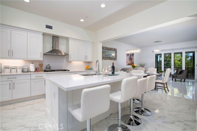 1523 Doheny