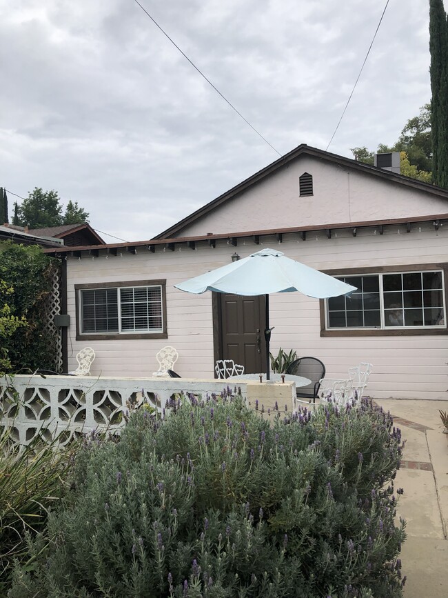 Building Photo - 14548 Killion St Unit Guest House