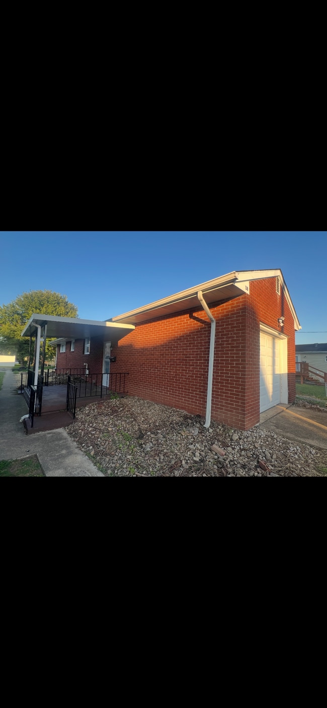 Photo - 38 3rd Ave