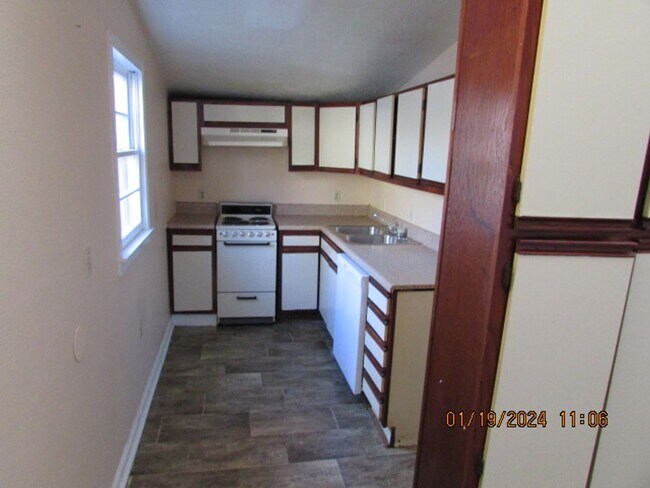 Photo - 360 N Magnolia St Unit B