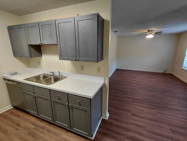 Photo - 2713 Oak Park Ct