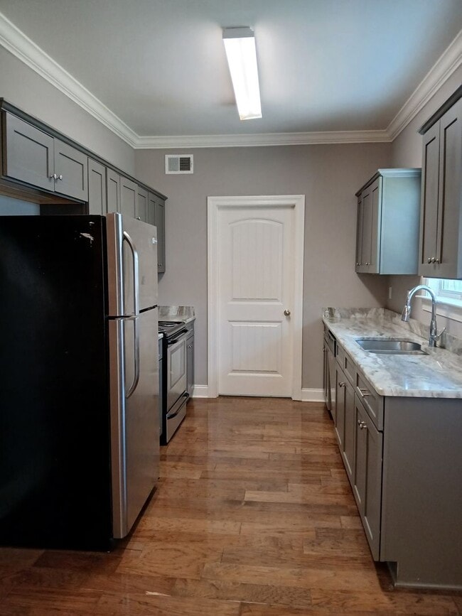 Building Photo - 4 Bedroom/4.5 Bath Rental