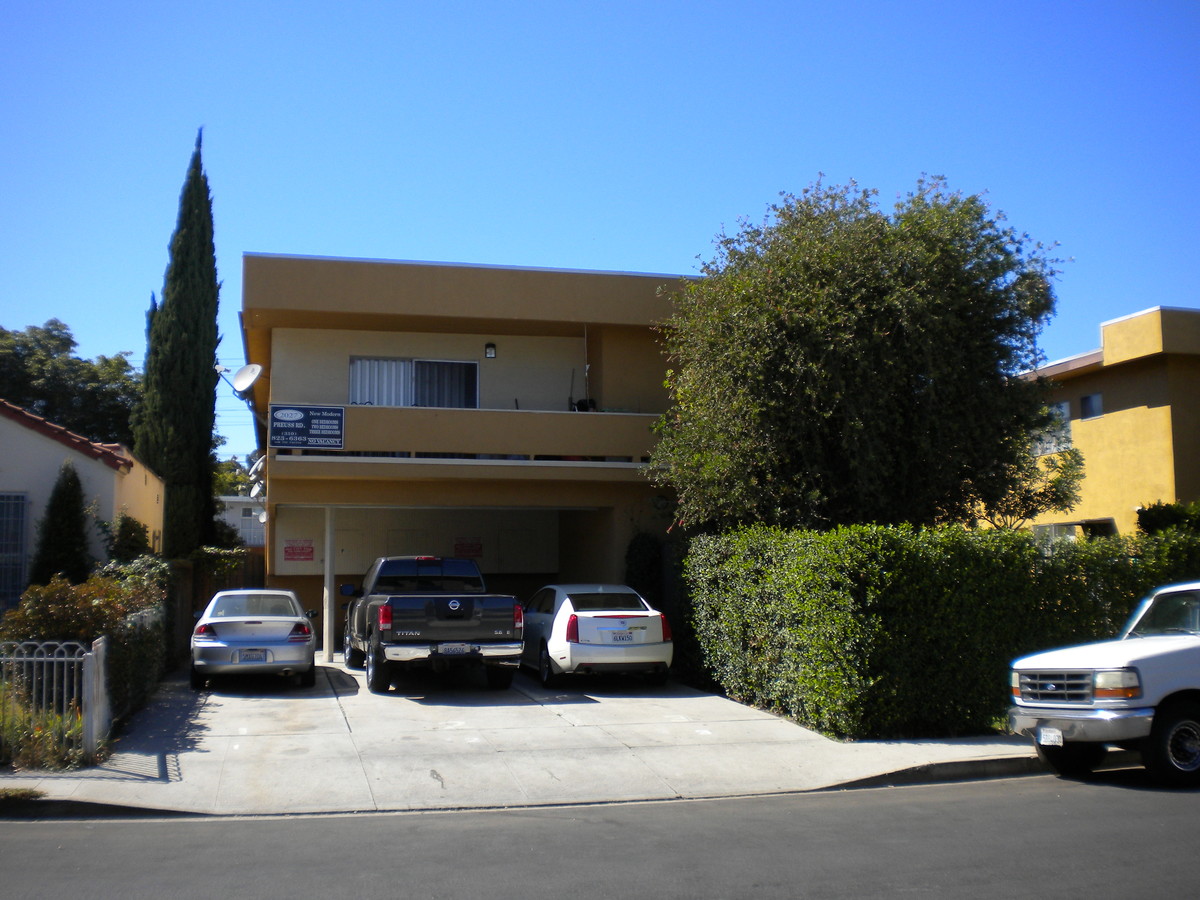 2027 Preuss Rd #5 & #9 - 2027 Preuss Rd #5 & #9 Apartments