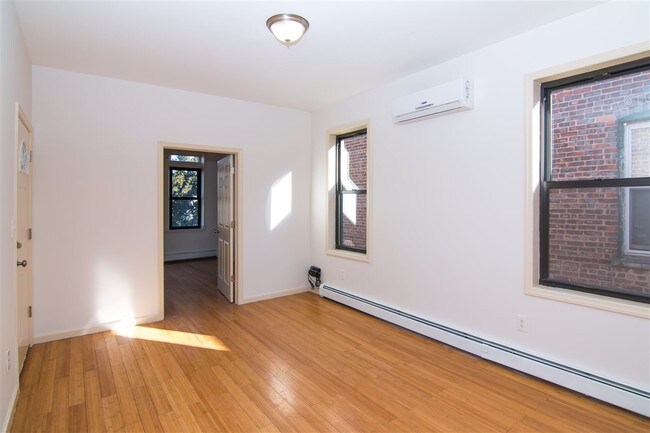 Photo - 21 Woodlawn Ave