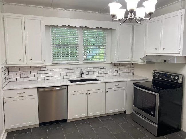 Photo - 508 W Cameron Ave