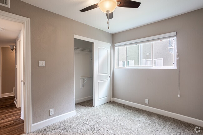 2BR, 1BA - 744SF