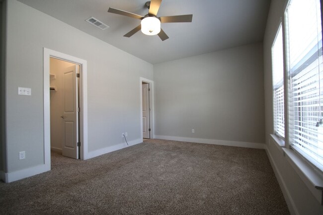 Photo - 209 Stewart Bend Ct Unit B