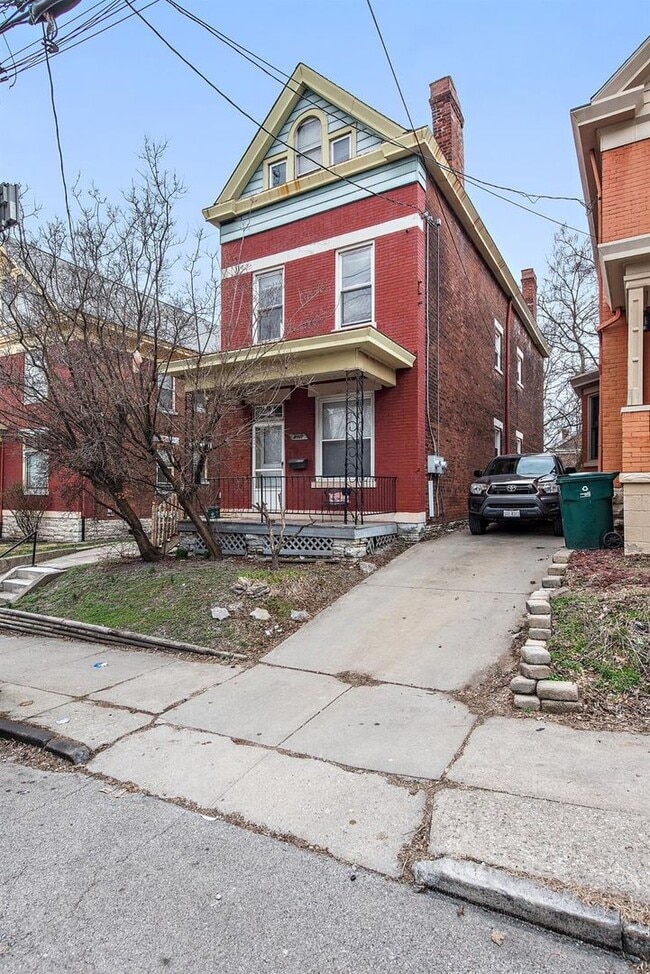Building Photo - 2317 Victor St Unit Single Family