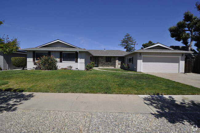 Building Photo - Willow Glen Home