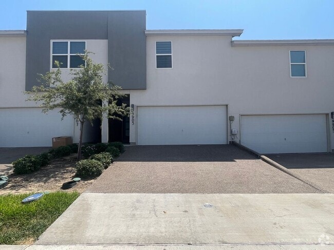 Building Photo - 9905 Kaspar Dr Rental